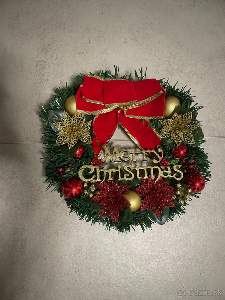 Vianočné ozdoby červené