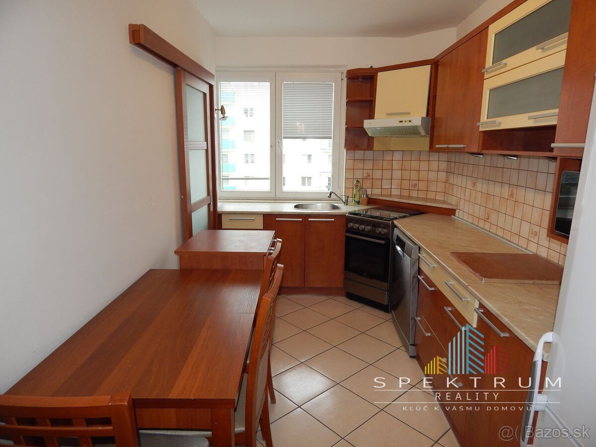 SPEKTRUM REALITY- Na PRENÁJOM 3-izbový byt, 64 m2 s balkónom