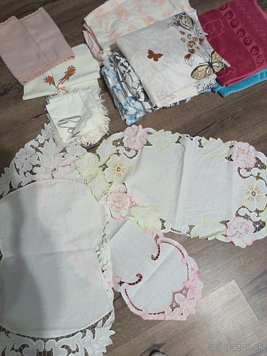 Posteľné obliečky, obrusy, osušky, obliečky na vankúše