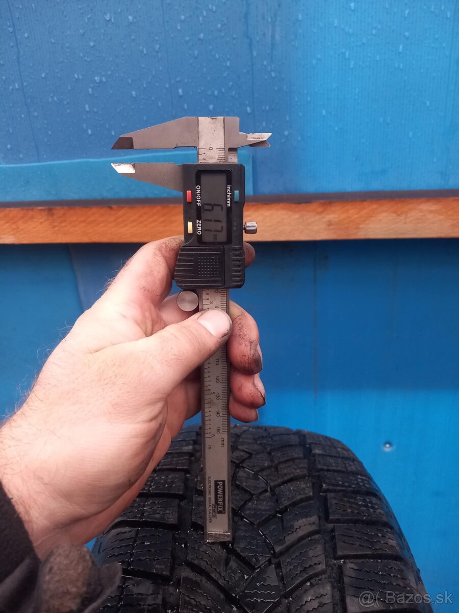 Pneumatiky zimné - Goodyear 215/65/R17