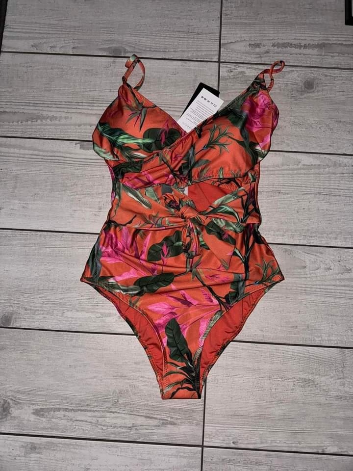 Nové plavky s visačkou