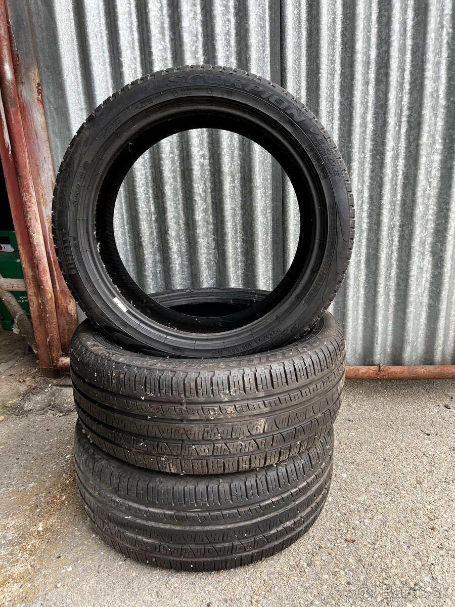Pneu 245/45 R20