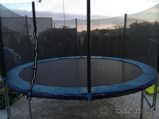Trampolína