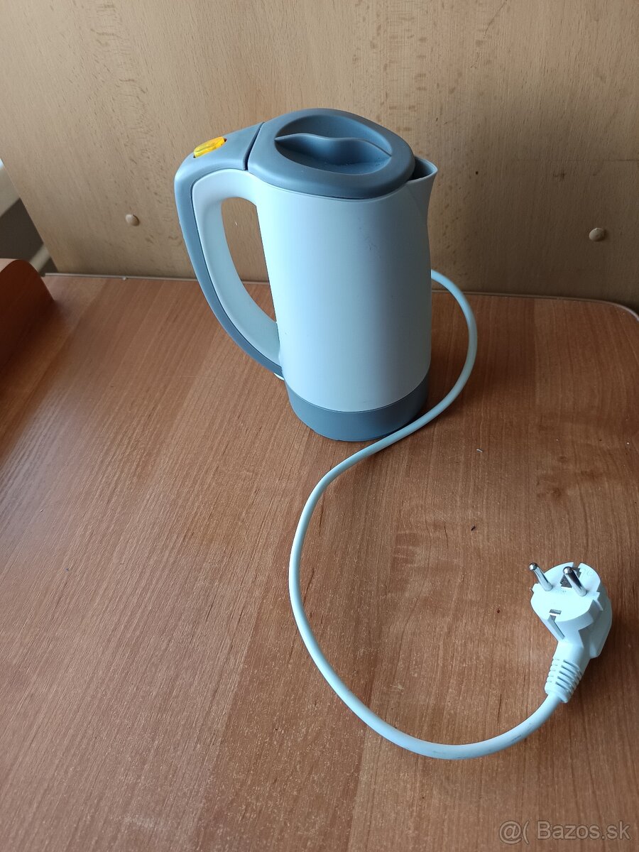 Rýchlovarná cestovná kanvica Concept RK-7010
