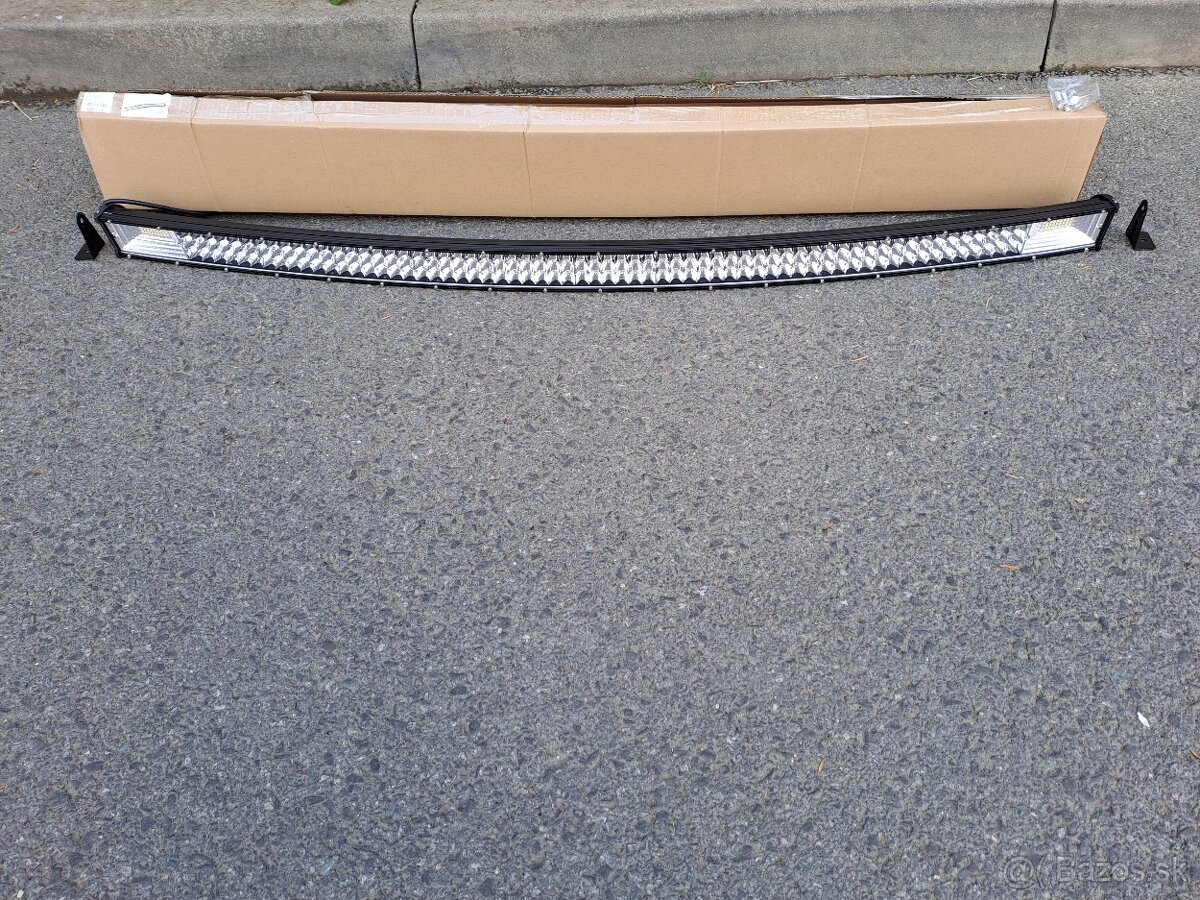 Led rampa 675W - 130cm - ZAOBLENA - uchyty z boku