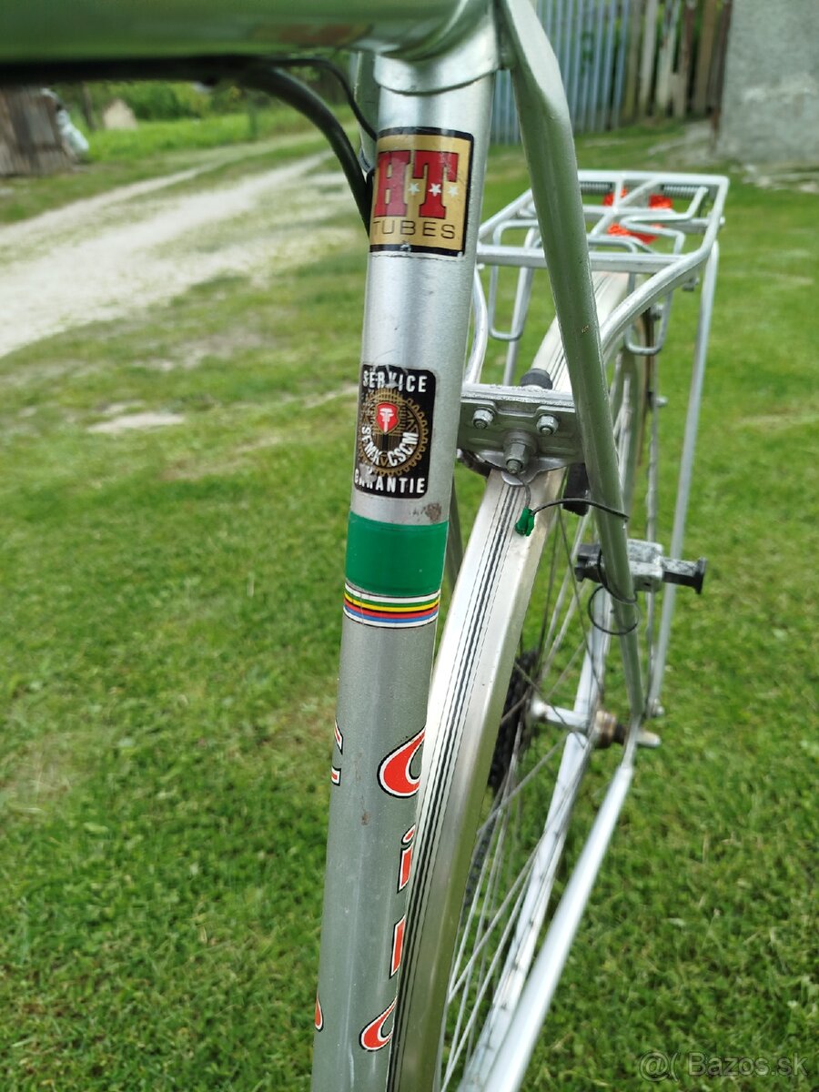 Cestný bicykel