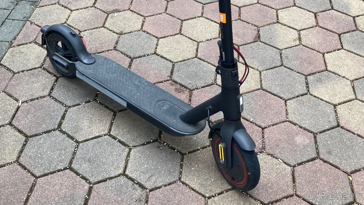 Predám Xiaomi Mi Electric Scooter Pro 2