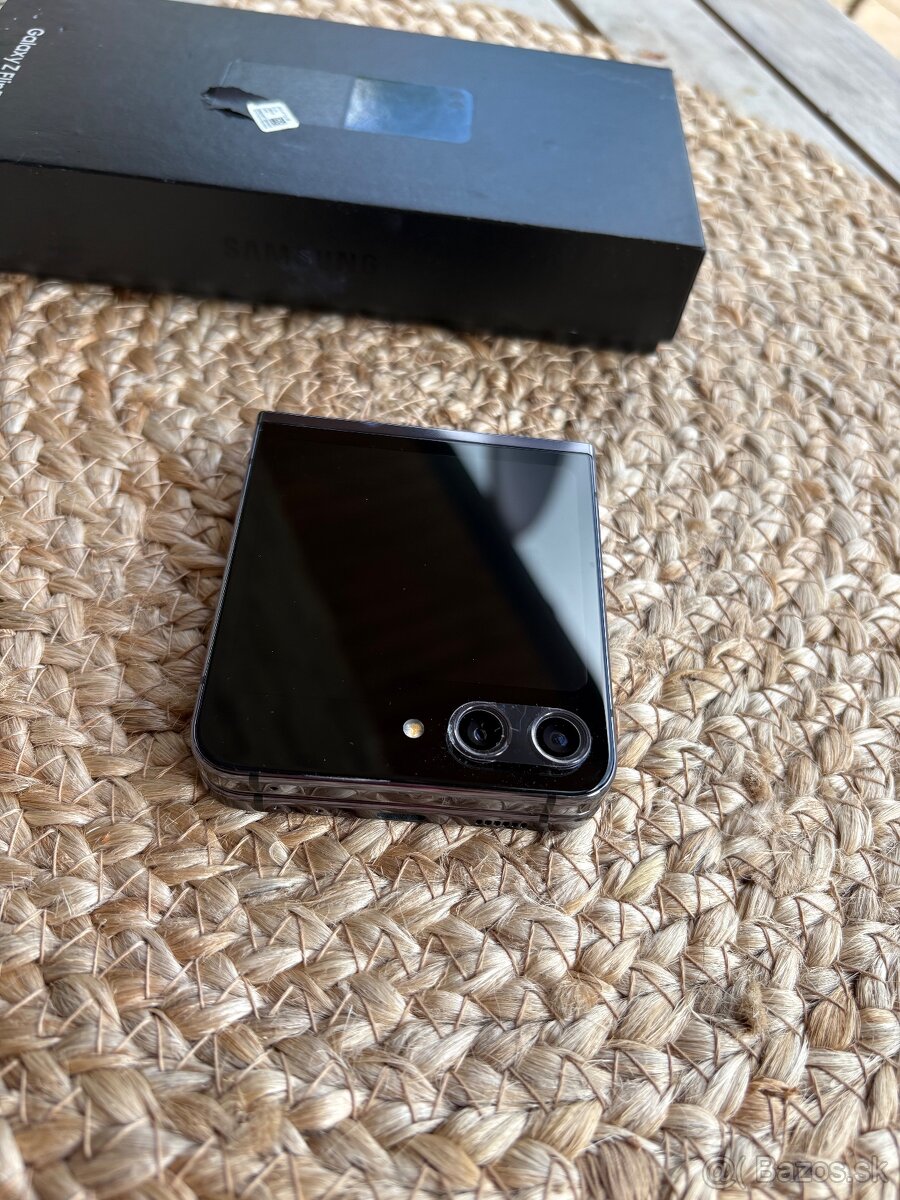 Samsung galaxy Z Flip 5, úplne novy telefón