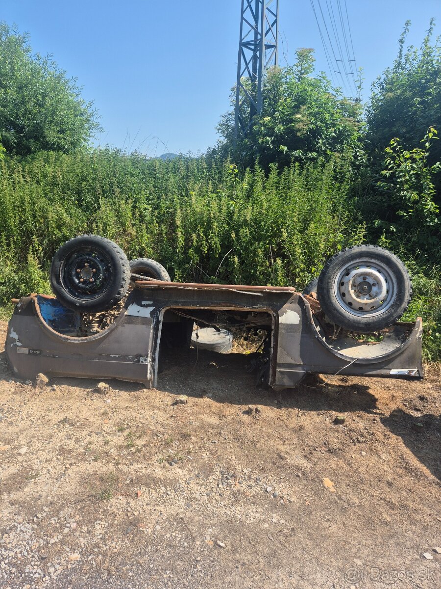 Rozpredám Lada Niva