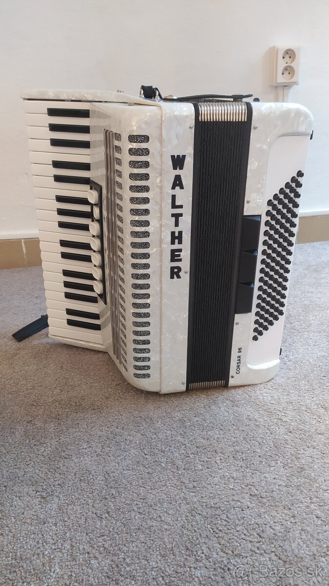 Akordeon Walther CORSAR 96