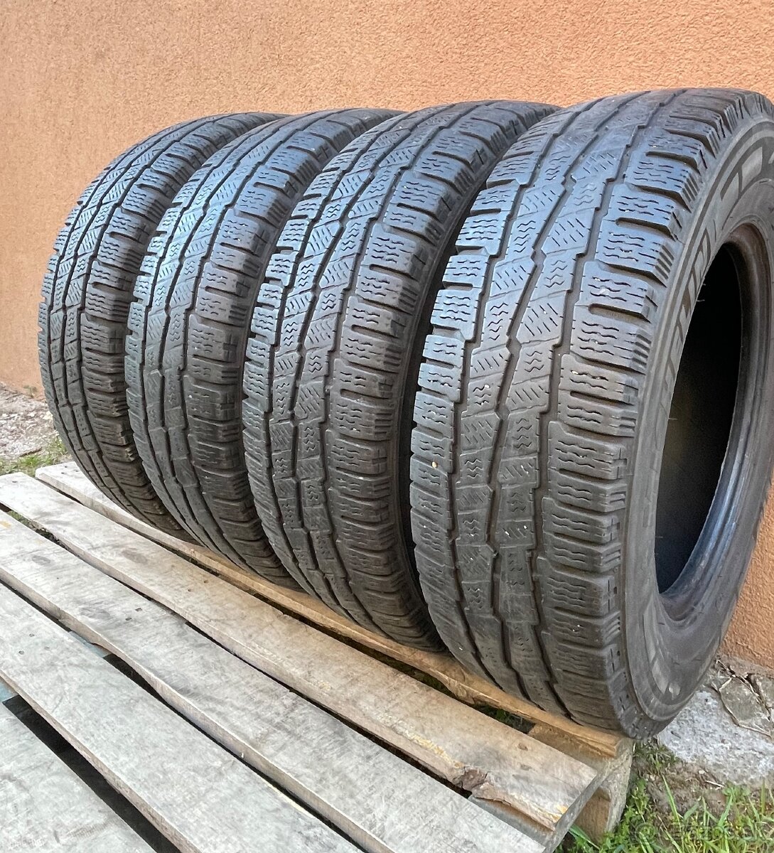 Michelin 215/70 R15C 2023 4x=150e