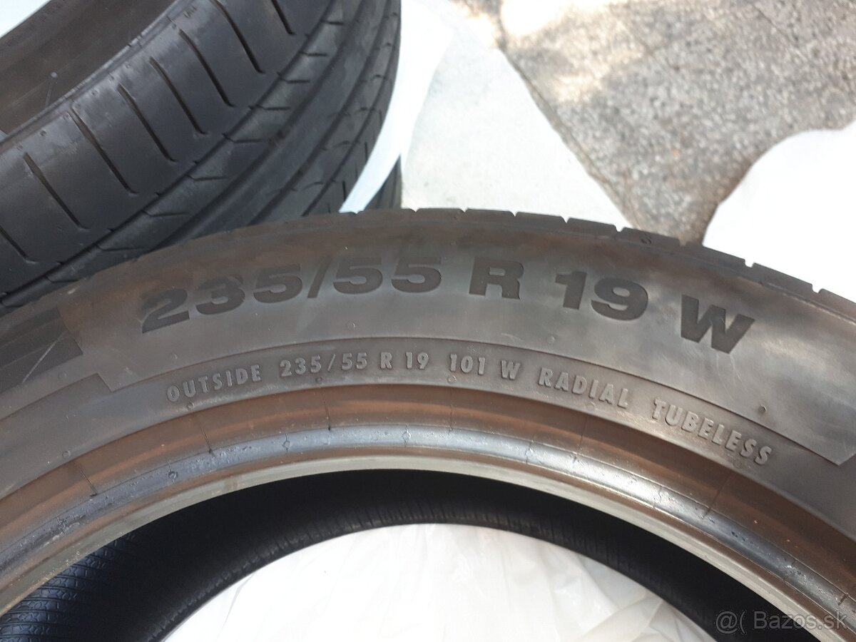 Continental 235/55 R19 W