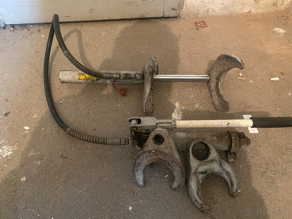 Hydraulický sťahovák pružín