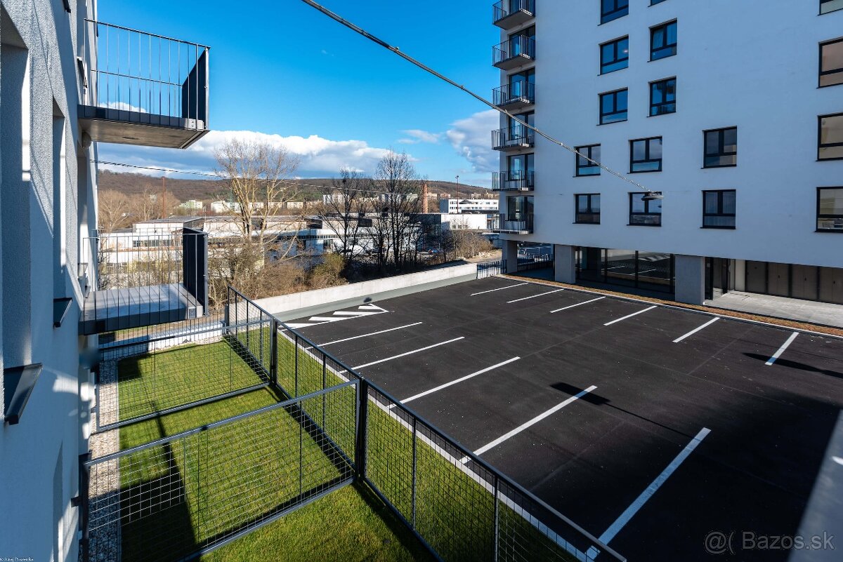 parkovacie státie v objekte Dúbravy, BA IV, Dúbravka