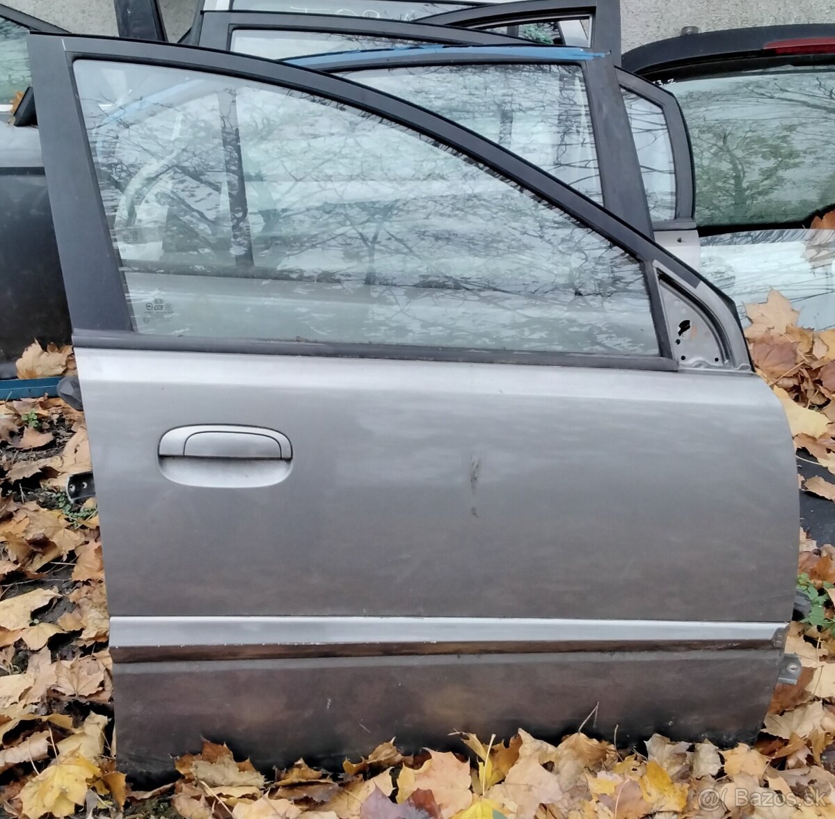 KIA RIO 1.4 2010 predám DVERE, POLOOS a iné