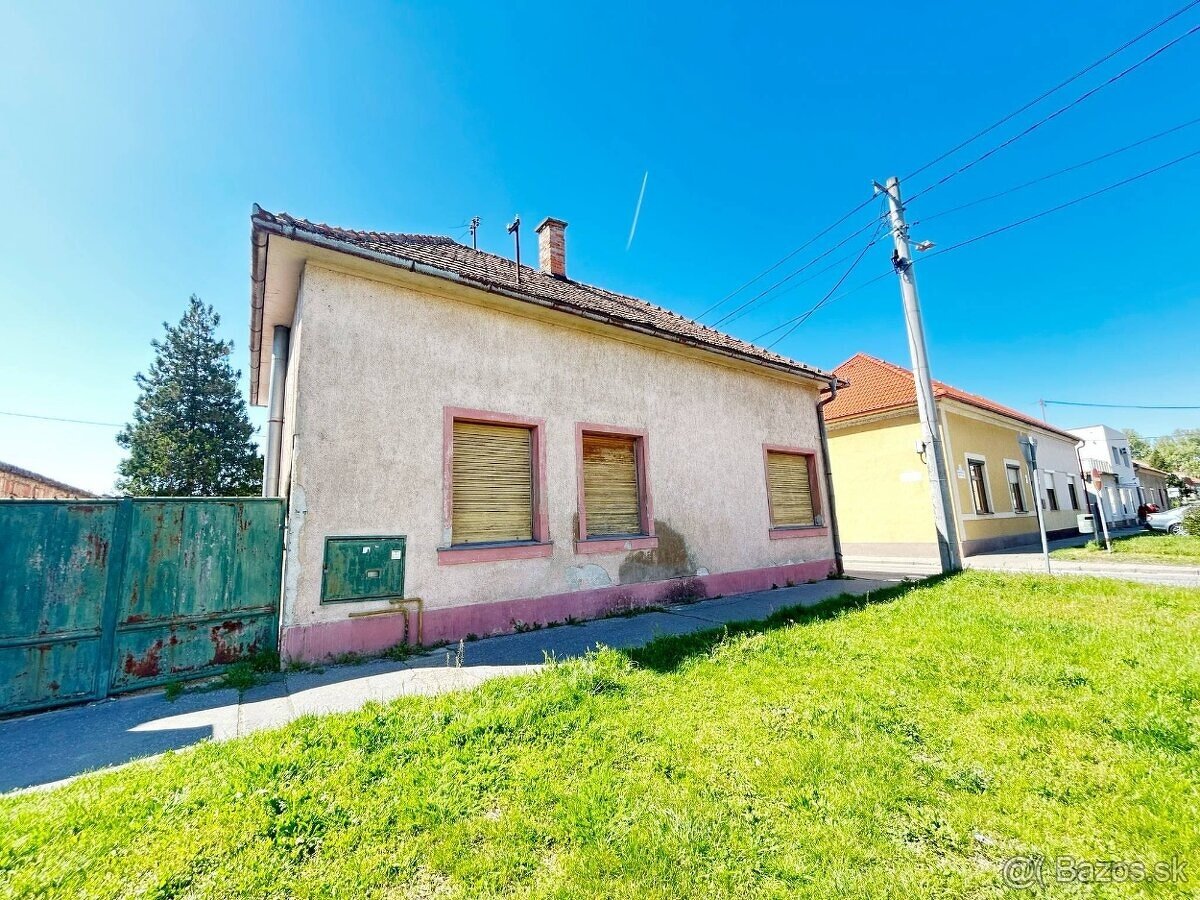 ŠTÚROVO - rodinný dom v centre mesta vhodný aj na podnikanie