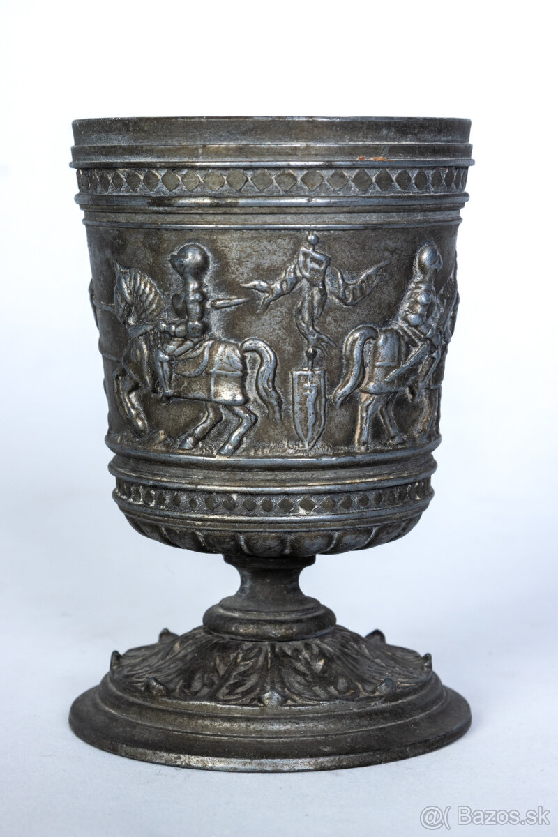 Starožitný cínový pohár