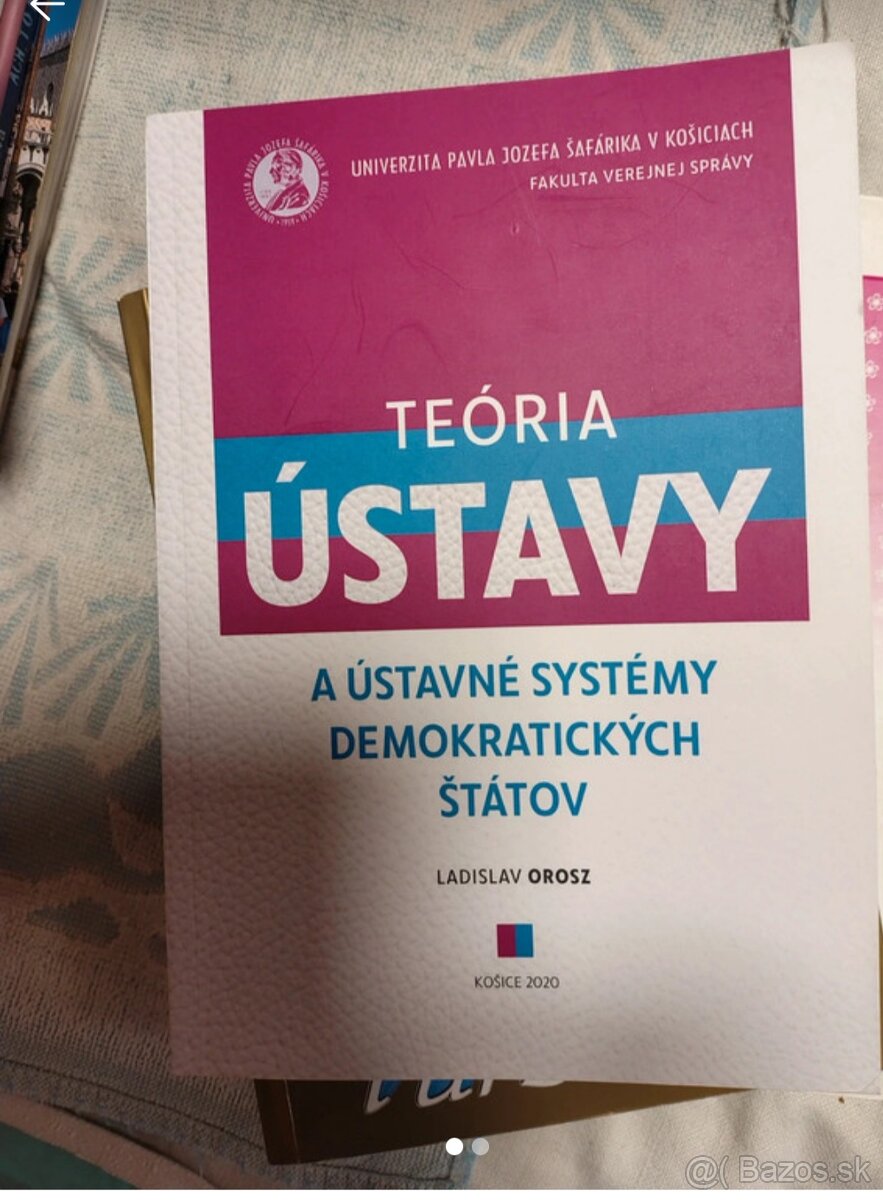 Kniha teória ústavy