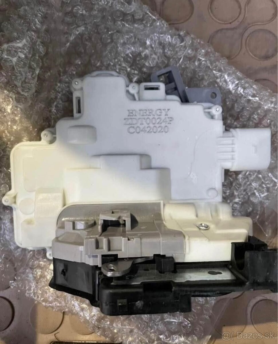 Vw passat b6 zadny zamok dveri novy