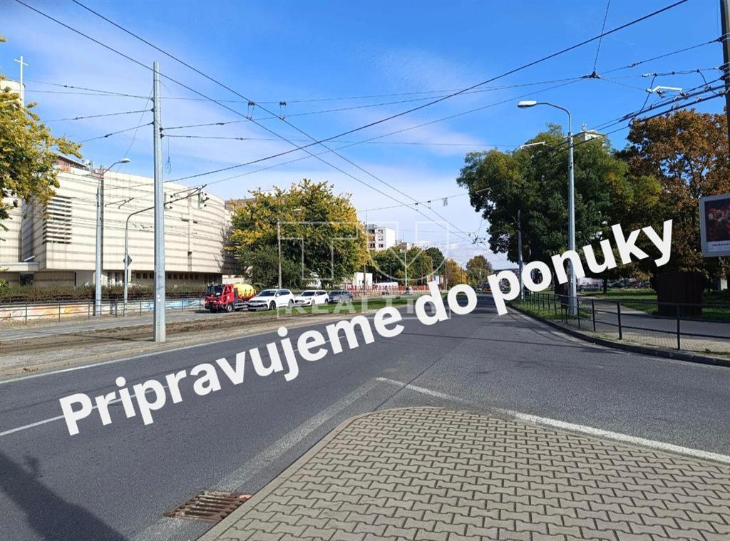 2-IZBOVÝ BYT,KOMPLETNÁ REKONŠTRUKCIA,BALKÓN,RUŽINOV-NIVY...