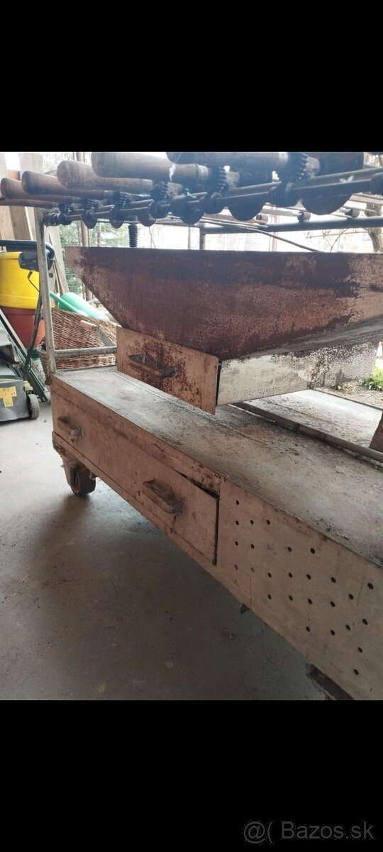 Predám záhradný gril.