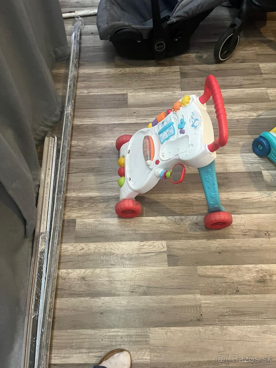 Darujem vanicku, regal dedsky, choditka