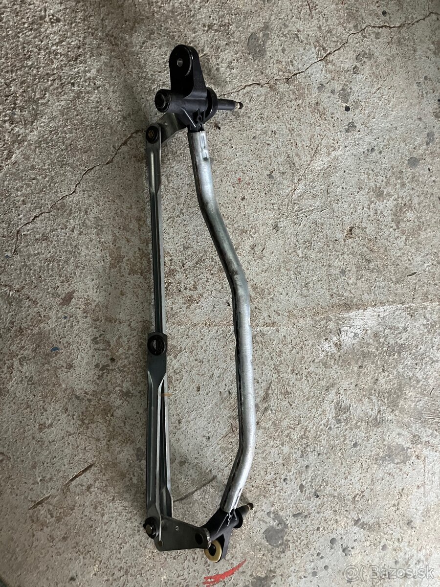 Mechanizmus stieračov Audi a4 b8