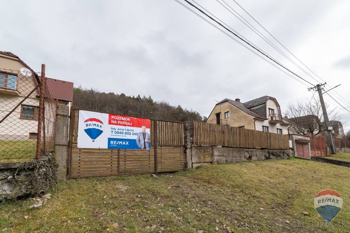 REZERVOVANÉ - na predaj stavebý pozemok 879m2 Trenčianska Te