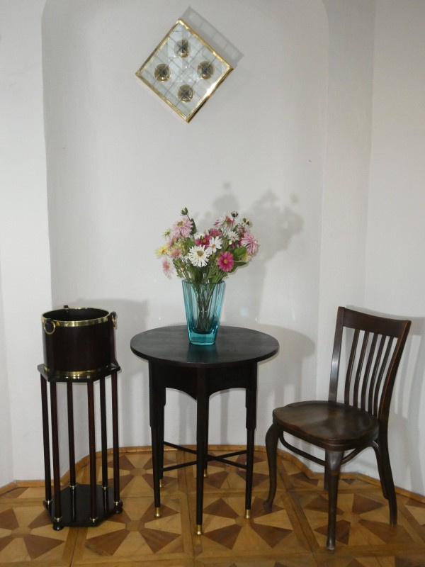 dizajnové sedenie a stolíky 1900 Thonet