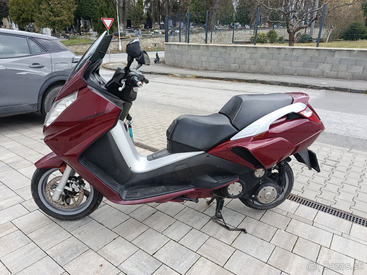 Skuter PEUGEOT SATELIS 125. 11kw