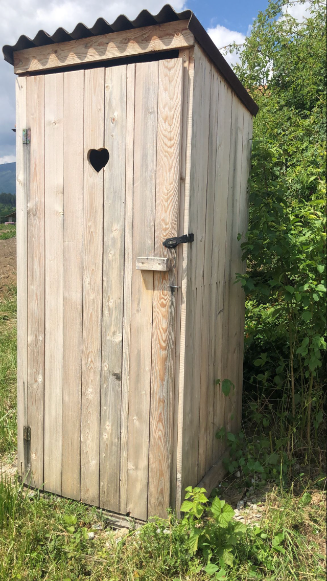 Kadibudka LATRÍNA