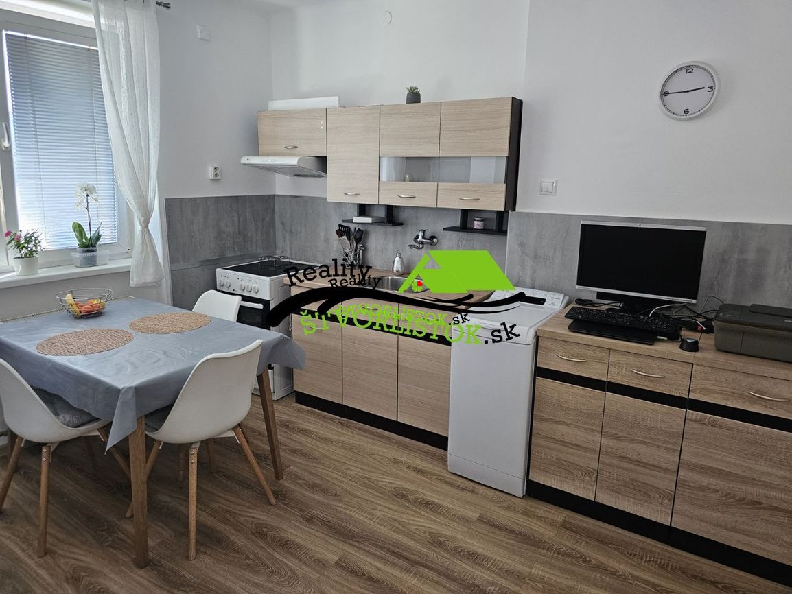 Prenájom – jednoizbový byt v centre Senice
