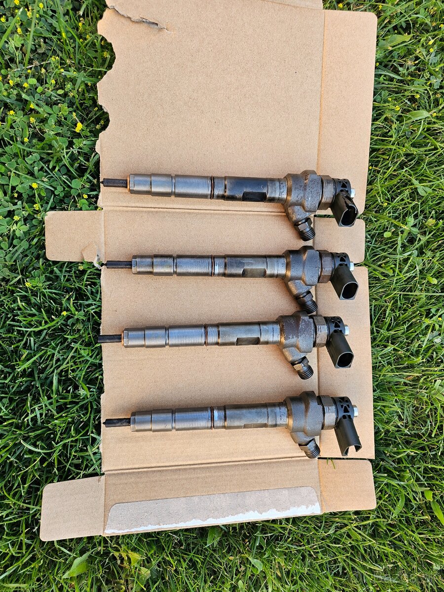 Vstrekovače 2.0 TDI 03L130277J