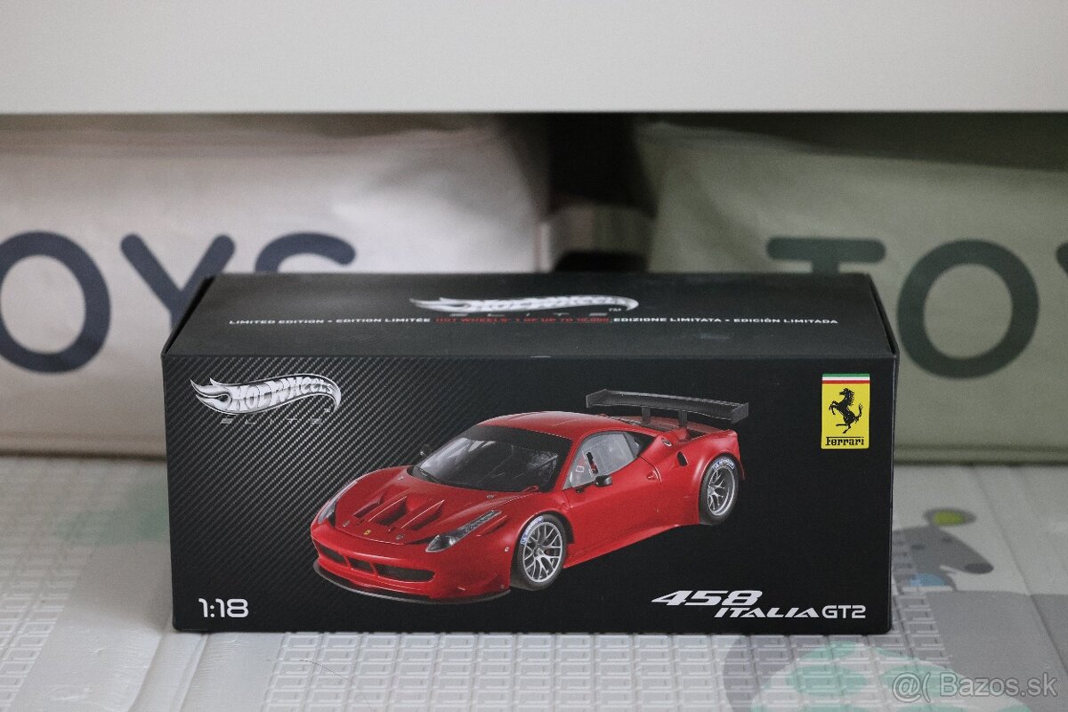 1:18 Ferrari 458 Italia GT2 Hotwheels elite