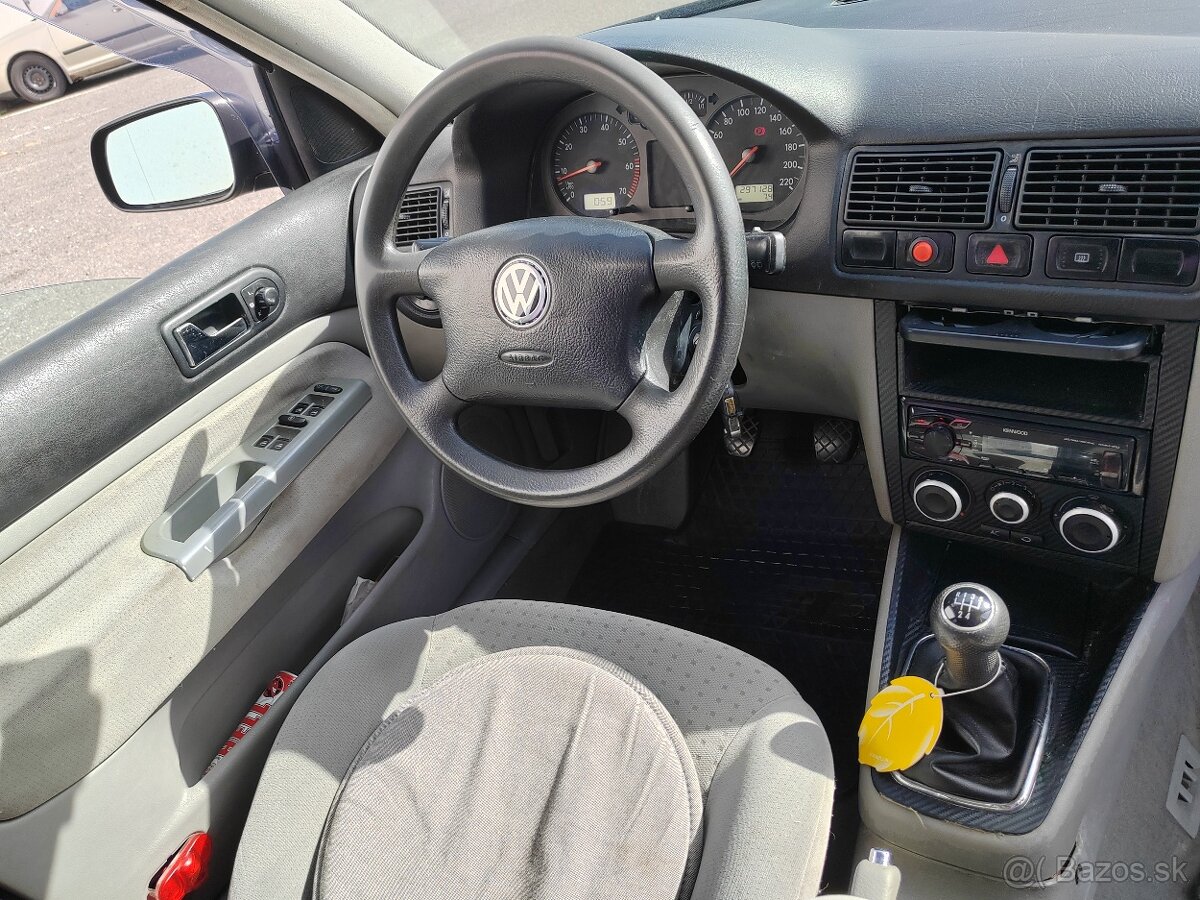 VW Golf 4 pp servise za 1300€ cena 700 € zjednavači nevolať