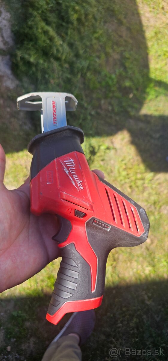 Chvostova pila milwaukee