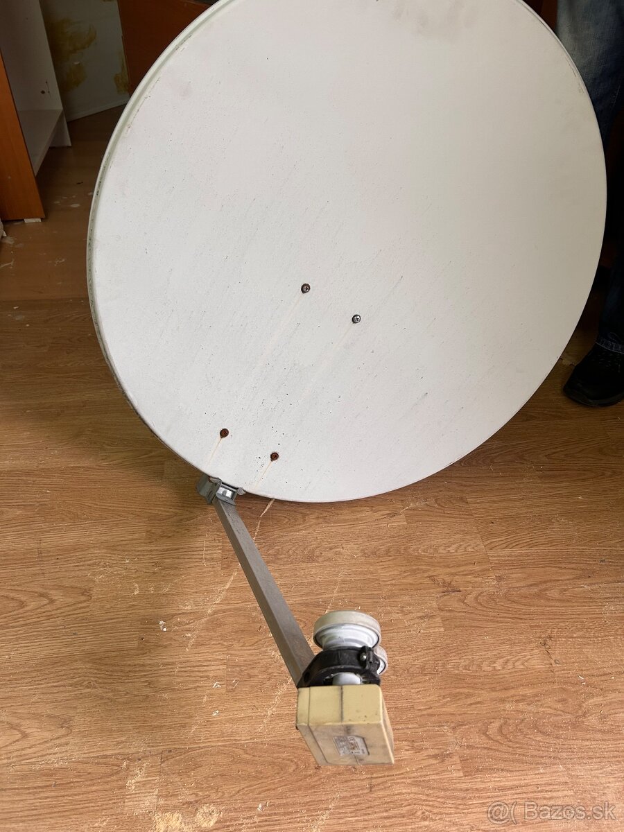 Satelit