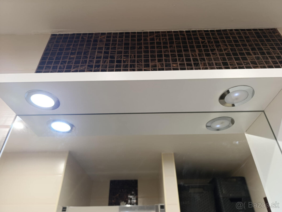 lisovane bodove svetlo nad zrkadlo do kupelne