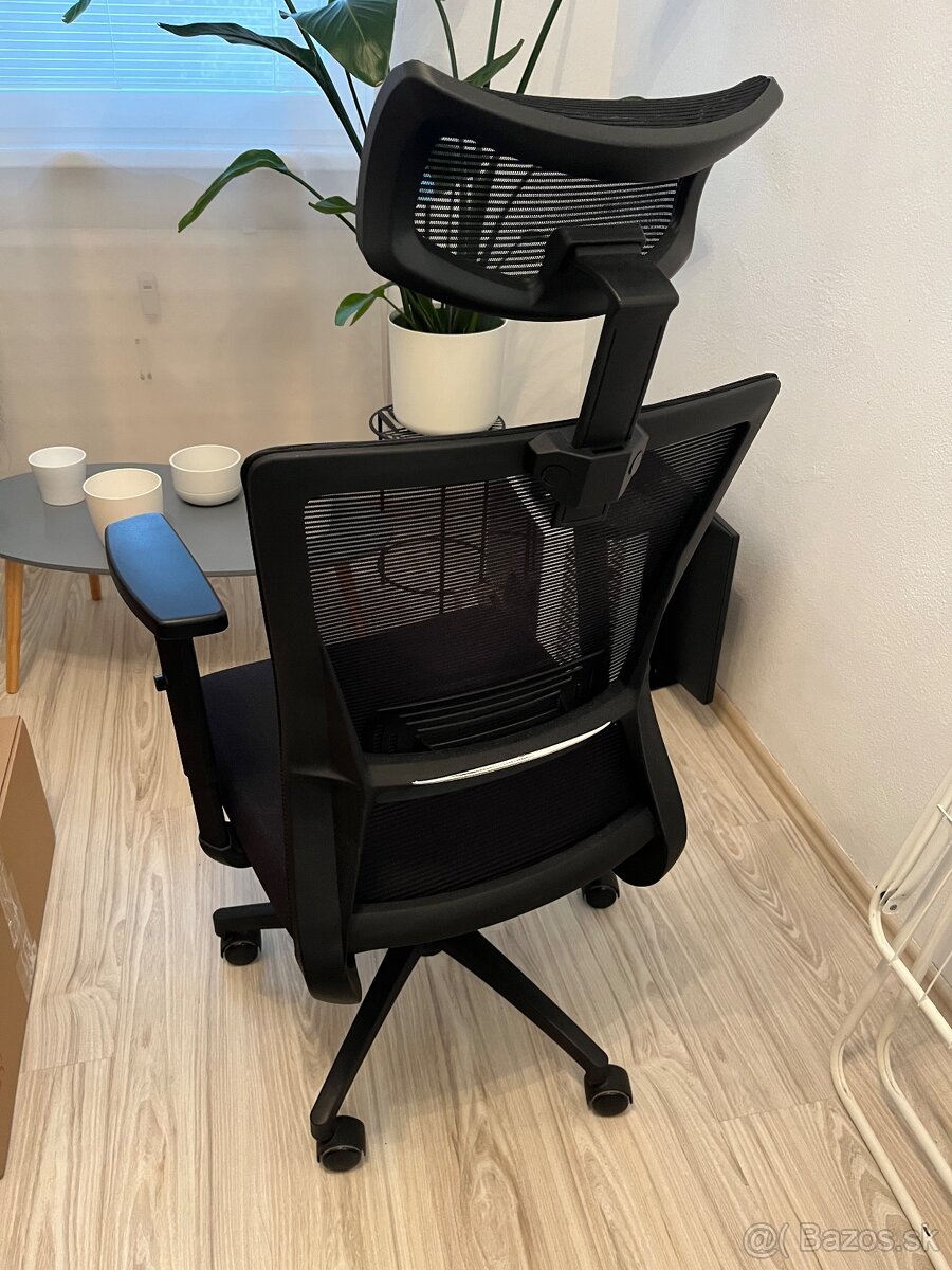 Kancelárska stolička