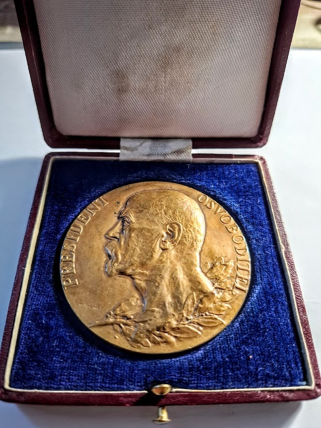 MEDAILA TGM.BRONZOVA UMRTNA 60MM.1937