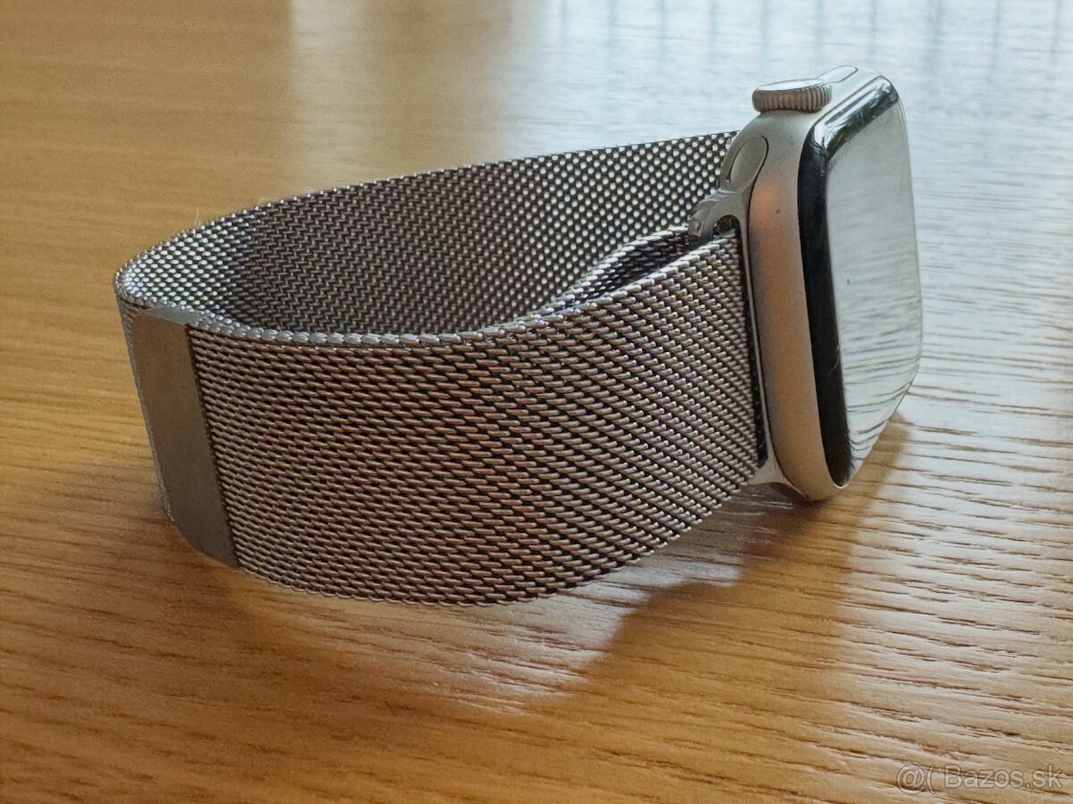 Apple Watch Milaneese Loop 44mm Strieborný