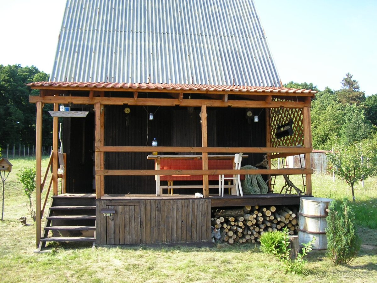 predám chatku s vinohradom Bojná