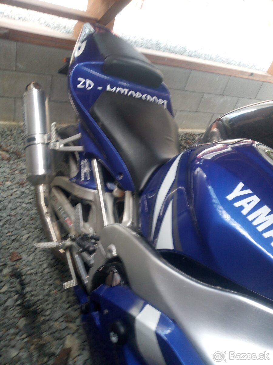 Yamaha R1
