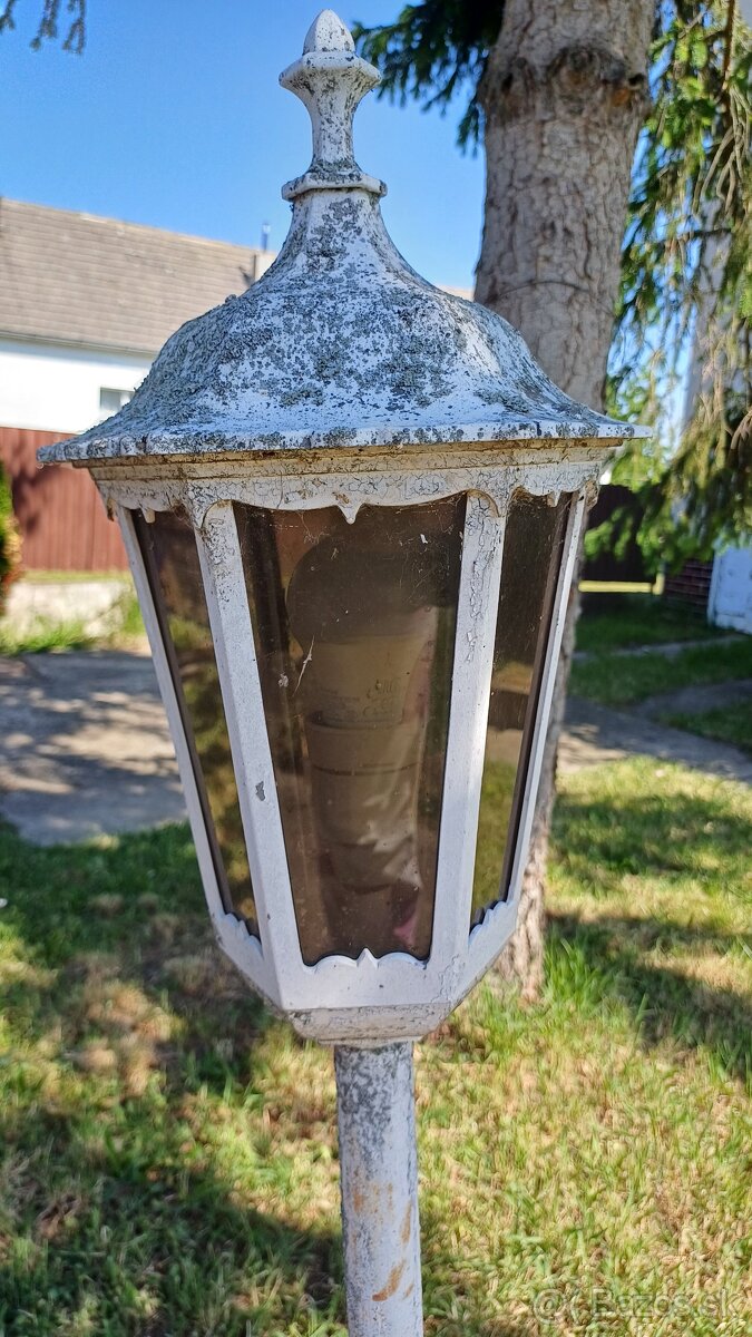 Záhradná lampa/ osvetlenie/ svetlo