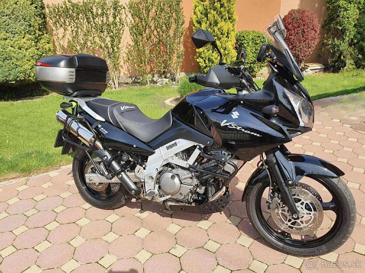 Suzuki V‑Strom DL 650 – výborný stav, bohatá výbava