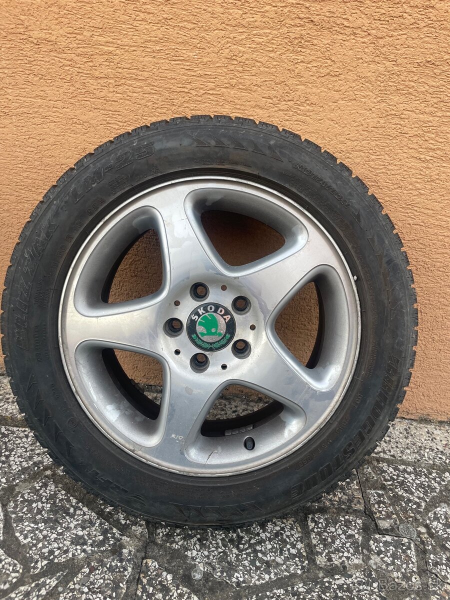 Predám zimné pneumatiky 225/50 R 16 komplet s diskami
