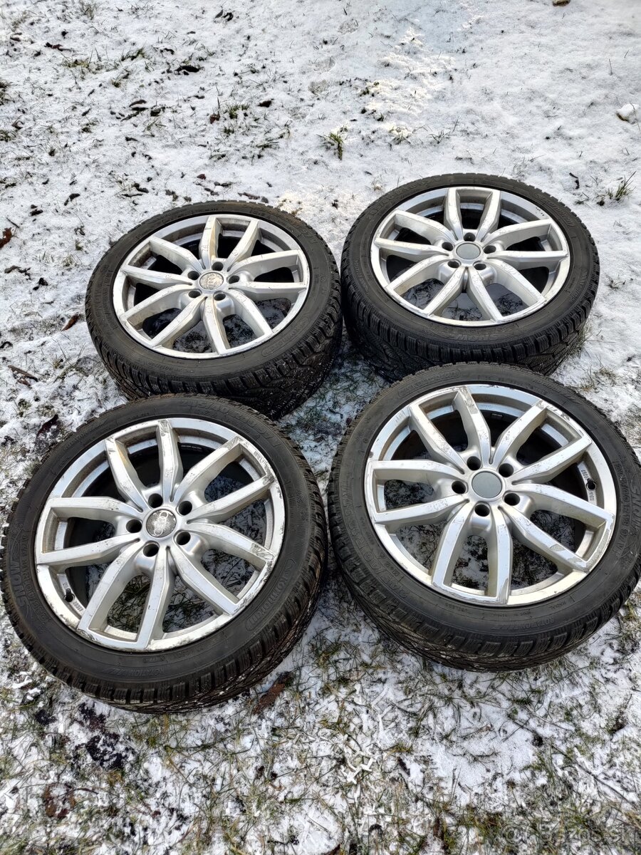 245/40 R18