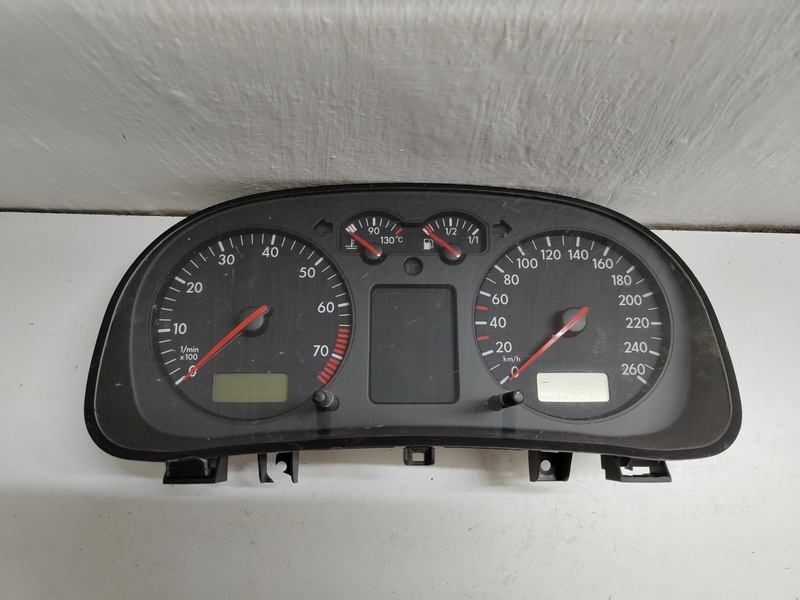 tachometer vw golf  1J0919861D 30€
