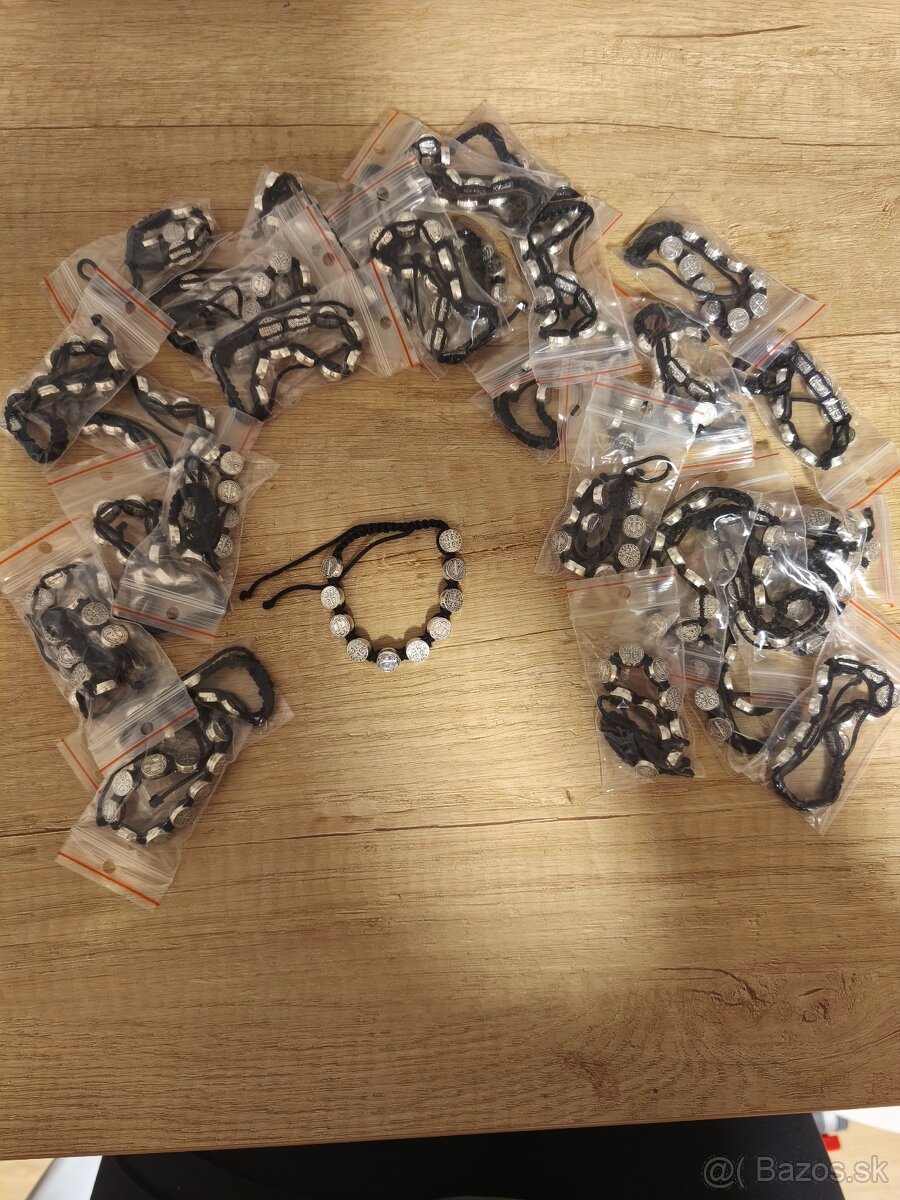 Náramok čierny 10 medailí (benediktínske)