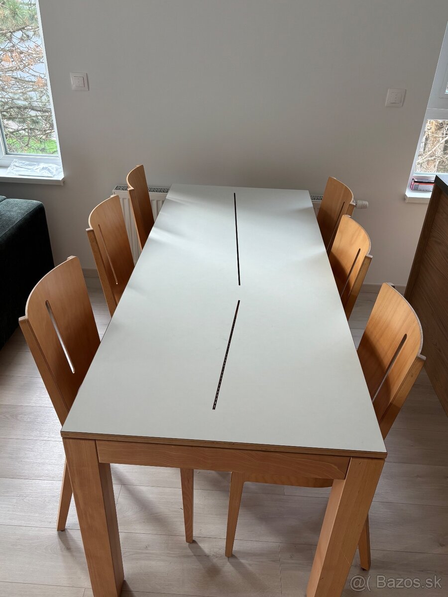 Jedálenský stôl so stoličkami -TON